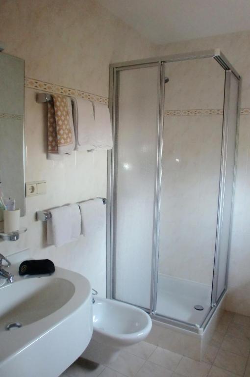 Hotel Viktoria Castelrotto Pokoj fotografie