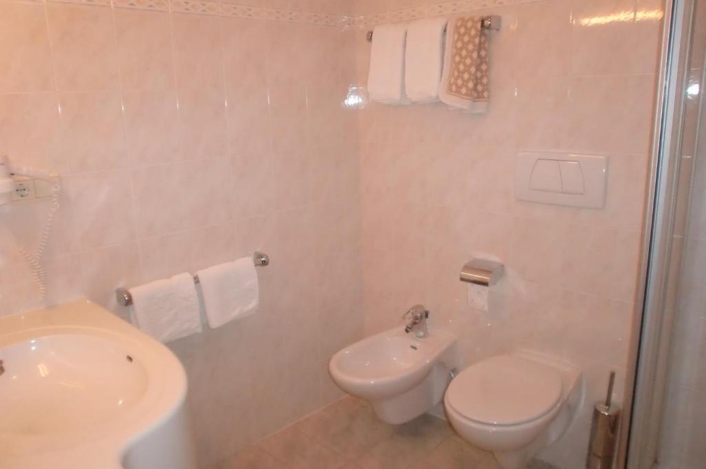 Hotel Viktoria Castelrotto Pokoj fotografie